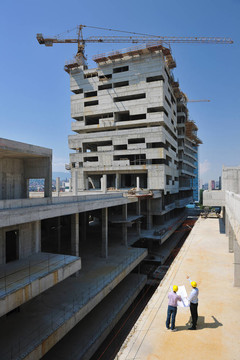 建筑工地上的建筑師團隊