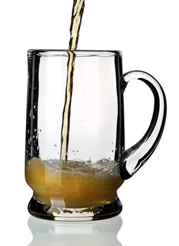 啤酒杯；分離。
