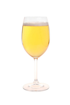 白色啤酒杯