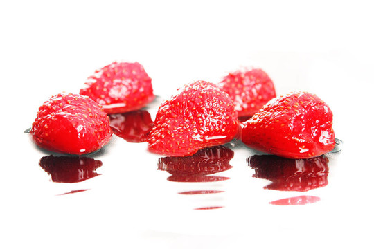Strawberry在水