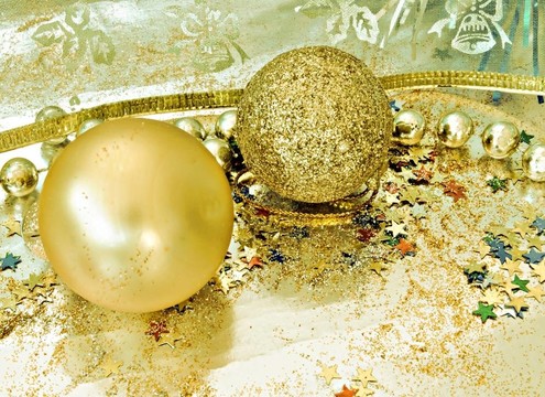 兩個金色圣誕球