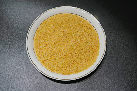 小黃米素材 黃米粥
