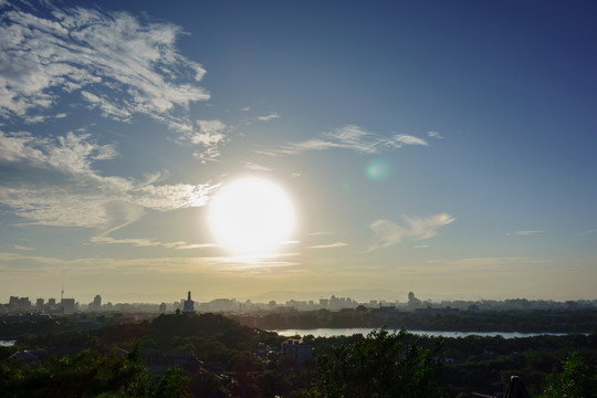 景山俯瞰富覽亭北海白塔夕陽