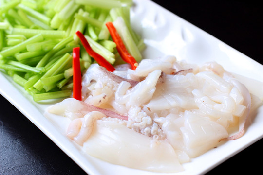 魷魚炒芹菜