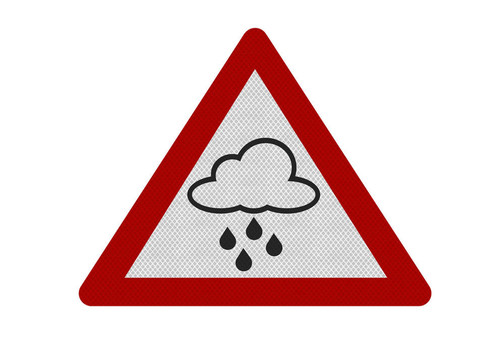 照片逼真的雨警告標志；孤立的白色