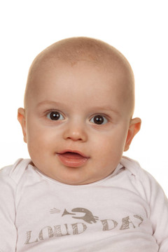 面對一個(gè)奇怪的嬰兒