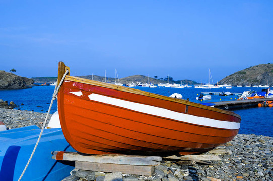 Portlligat的船；Cadaques；西班牙