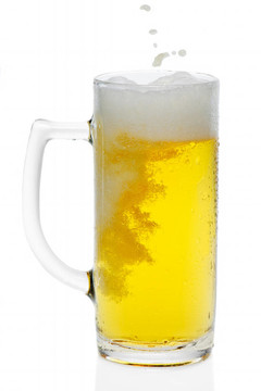 白色啤酒杯