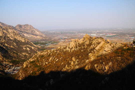 日落山與城市