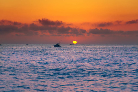 地中海日出日落與太陽