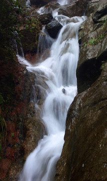 有山有水
