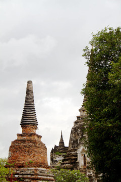 在Wat chaiwattanaram寺塔；Ayutthaya；泰國