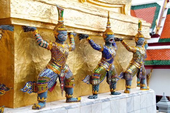在Wat Phra Kaeo巨頭皇家宮殿；曼谷；泰國(guó)