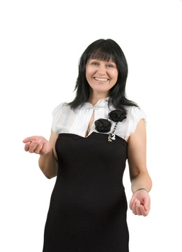 微笑的女人穿著一件衣服