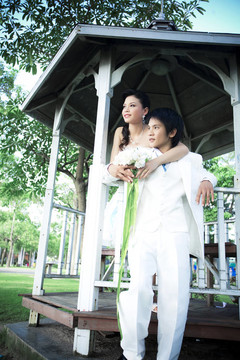 新婚夫婦剛