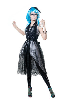 穿黑衣服的漂亮女孩