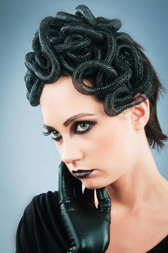 女人描繪概念和邪惡（Medusa Gorgon）