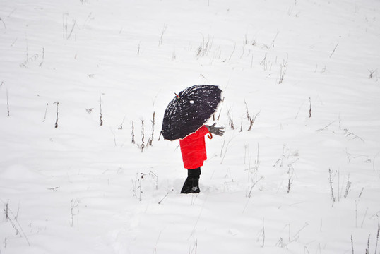 女孩的雪