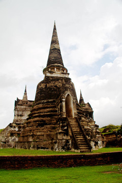 在Wat chaiwattanaram寺塔；Ayutthaya；泰國