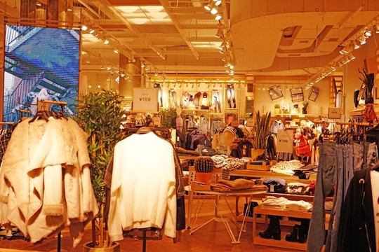 衣物專賣店 店鋪內(nèi)景