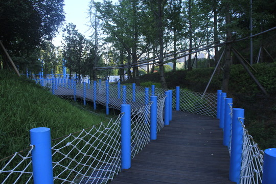 尖山湖公園兒童游樂場