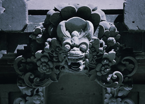 巴厘寺-上帝雕像