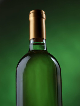 一瓶白葡萄酒