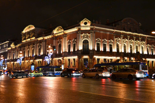 圣彼得堡之夜；Nevsky Prospekt