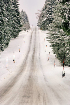 冬季山區(qū)公路01