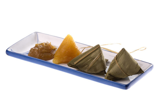 竹葉中的粽子