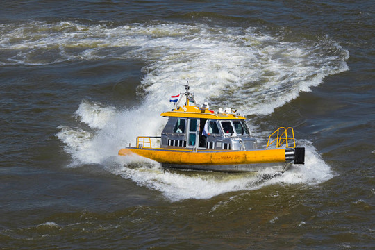 高速黃色crewtender