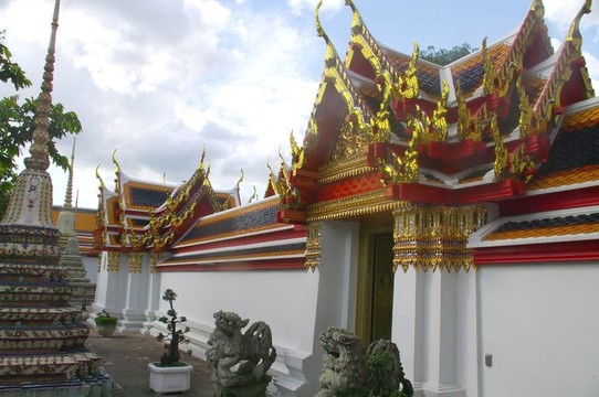 墻進寺