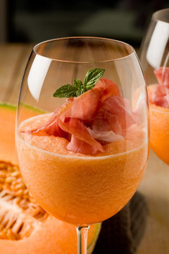 火腿和Melon Cocktail