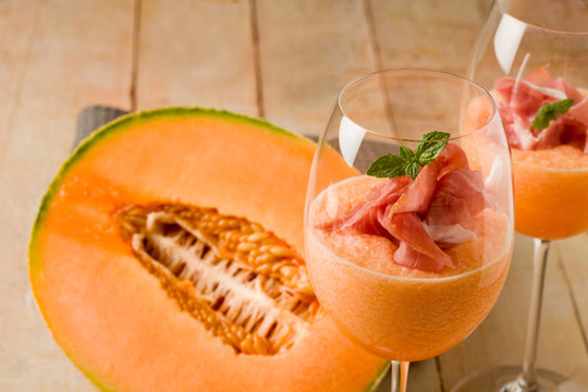 火腿和Melon Cocktail