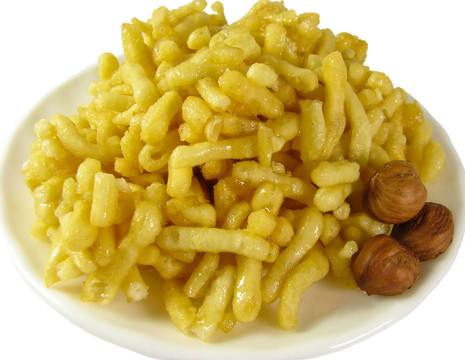澤澤；傳統(tǒng)的韃靼甜點(diǎn)榛子