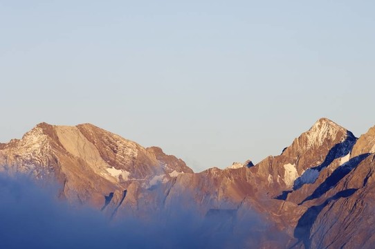 比利牛斯山脈