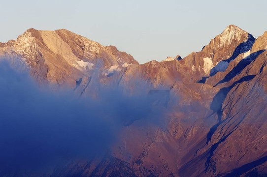 比利牛斯山脈