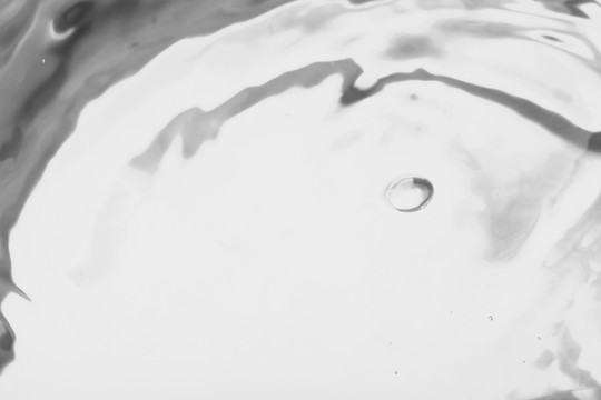 水