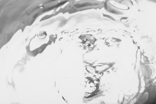 水