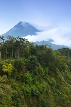 默拉皮火山