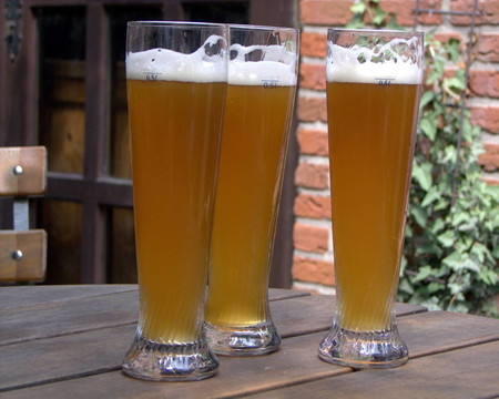 三杯啤酒