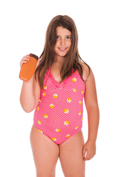 穿泳衣的女孩防曬乳液