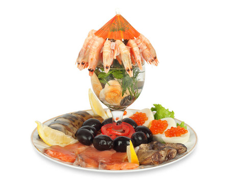 開胃蝦；魚；魚子醬；橄欖和新鮮蔬菜