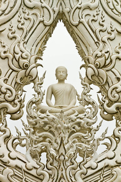 如來佛祖的形象在白龍寺在清萊；泰國