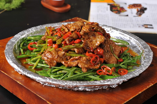 鐵板韭菜烤牛肉