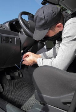 汽車竊賊熱接線起動(dòng)器在汽車上
