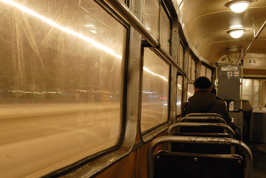 華沙有軌電車；波蘭。