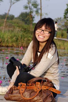亞洲女人戶外旅行