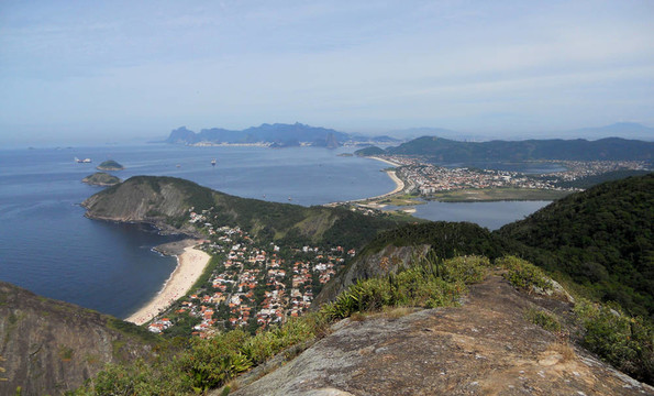 尼泰羅伊和里約熱內(nèi)盧的海岸線