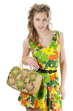 美麗的女孩在一個(gè)夏天的衣服孤立